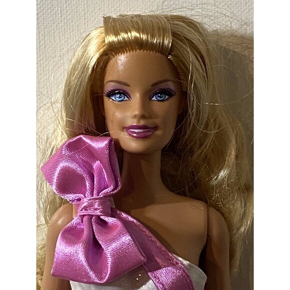 2010 Happy Birthday Barbie in original Lolipop dress no crown - Picture 2 of 8